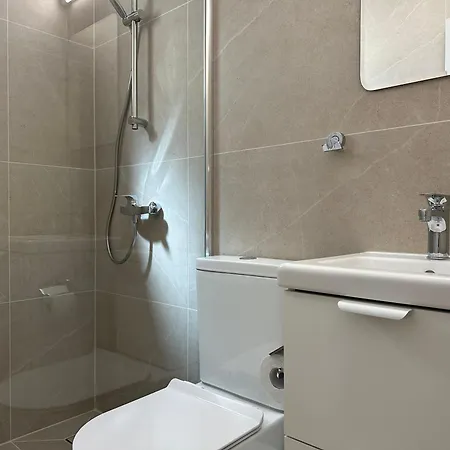 Boris Mackenzie 2 Bedroom Flat With Pool Appartement Larnaca