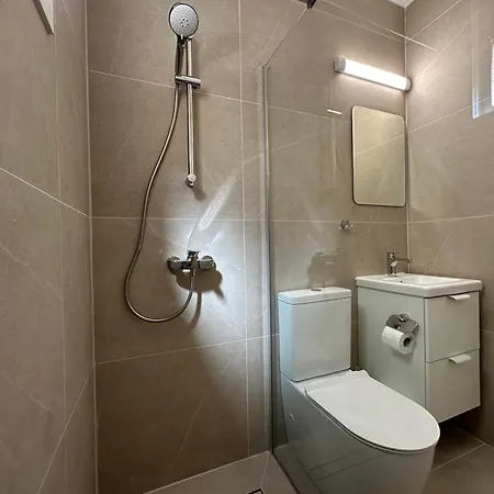 Olivia Mackenzie Spacious 2Br Pool View, Sleeps 6 *