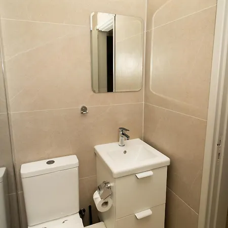 Lägenhet Olivia Mackenzie Spacious 2Br Pool View, Sleeps 6 Larnaca