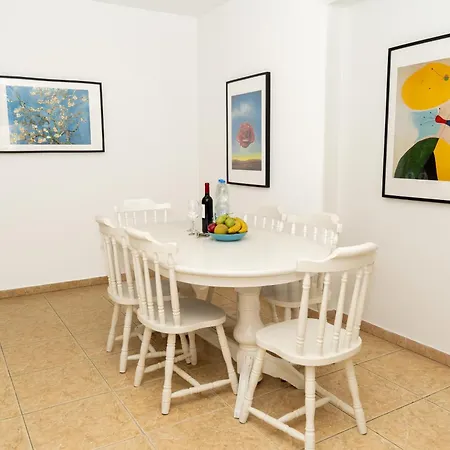 Appartement Boris Mackenzie 2 Bedroom Flat With Pool *