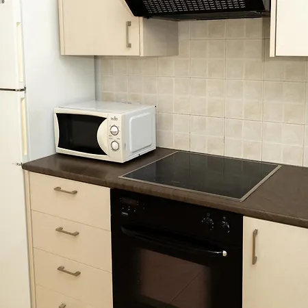 Olivia Mackenzie 2 Bedroom Flat With Pool Apartman