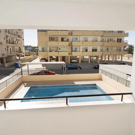 公寓 Olivia Mackenzie 2 Bdr, Pool, 3m Walk To The Sea
