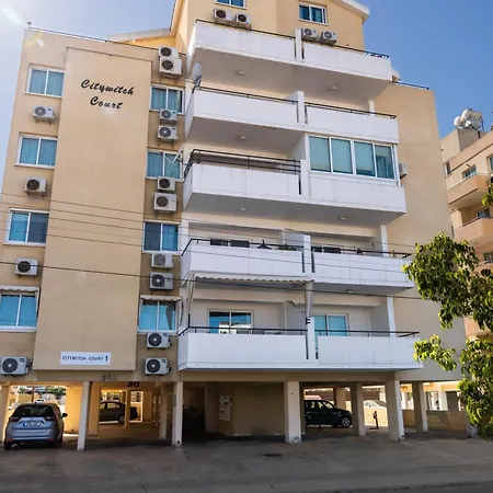 Olivia Mackenzie Spacious 2Br Pool View, Sleeps 6 Appartement Larnaca