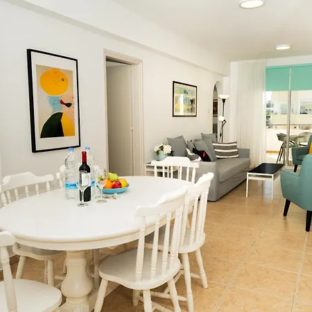 Olivia Mackenzie 2 Bedroom Flat With Pool * Larnaca